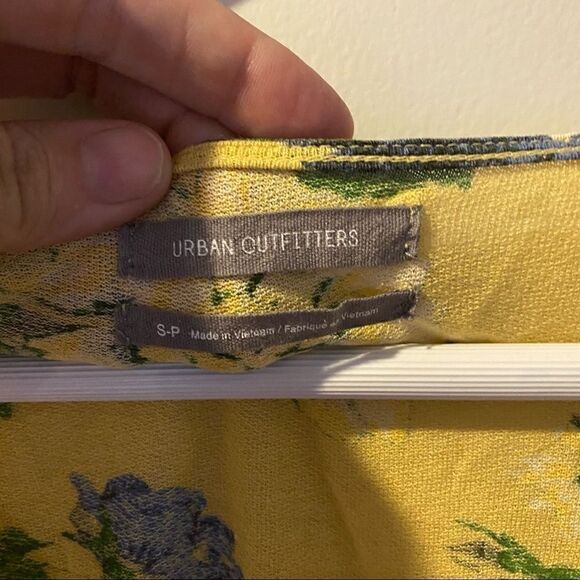 Urban Outfitters small floral long sleeve ruffle crop 90’s inspired vneck boho - Picture 4 of 6